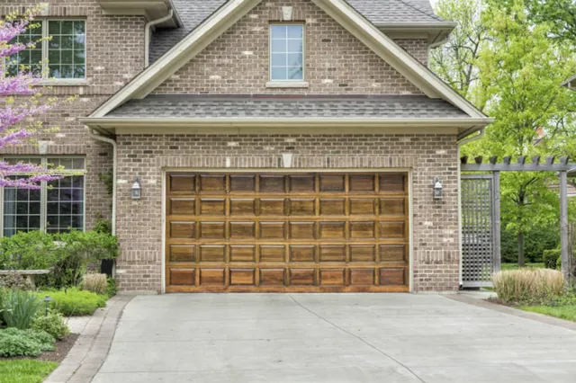 Garage-doors-1000x666-640w